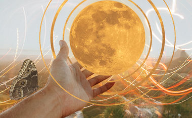 Manifest Your Desires with a Full Moon Tarot Reading